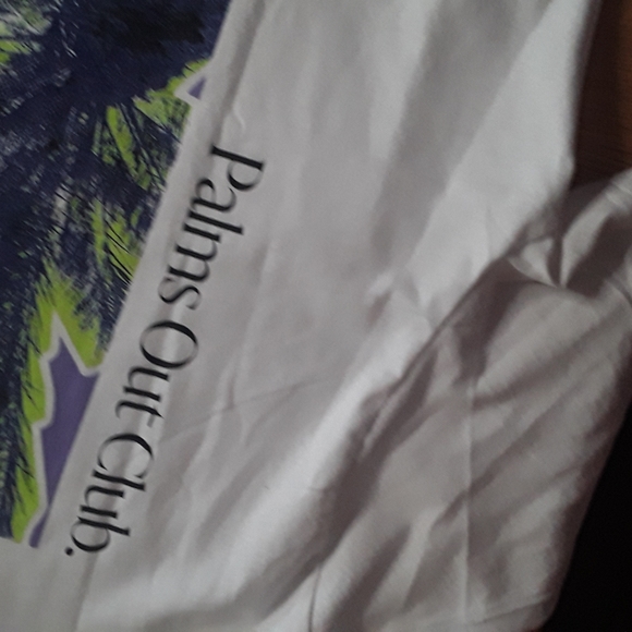 Brand new with tags trendy H&M city t shirt - Picture 13 of 17